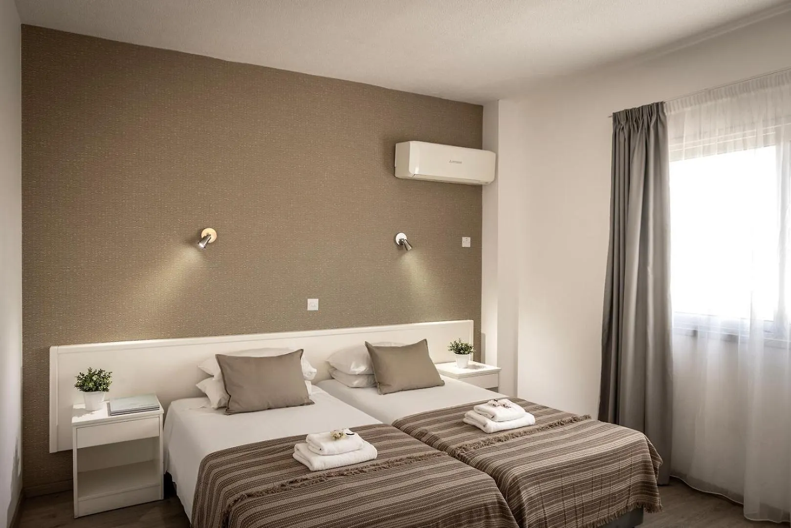 Somantonia Apartments Πρωταράς