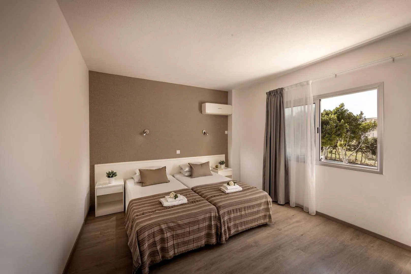 Somantonia Apartments Πρωταράς