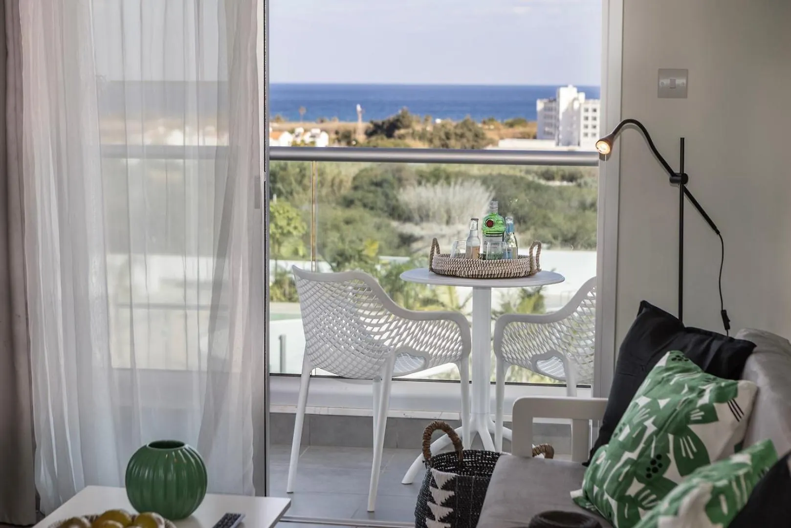 Somantonia Apartments Протарас