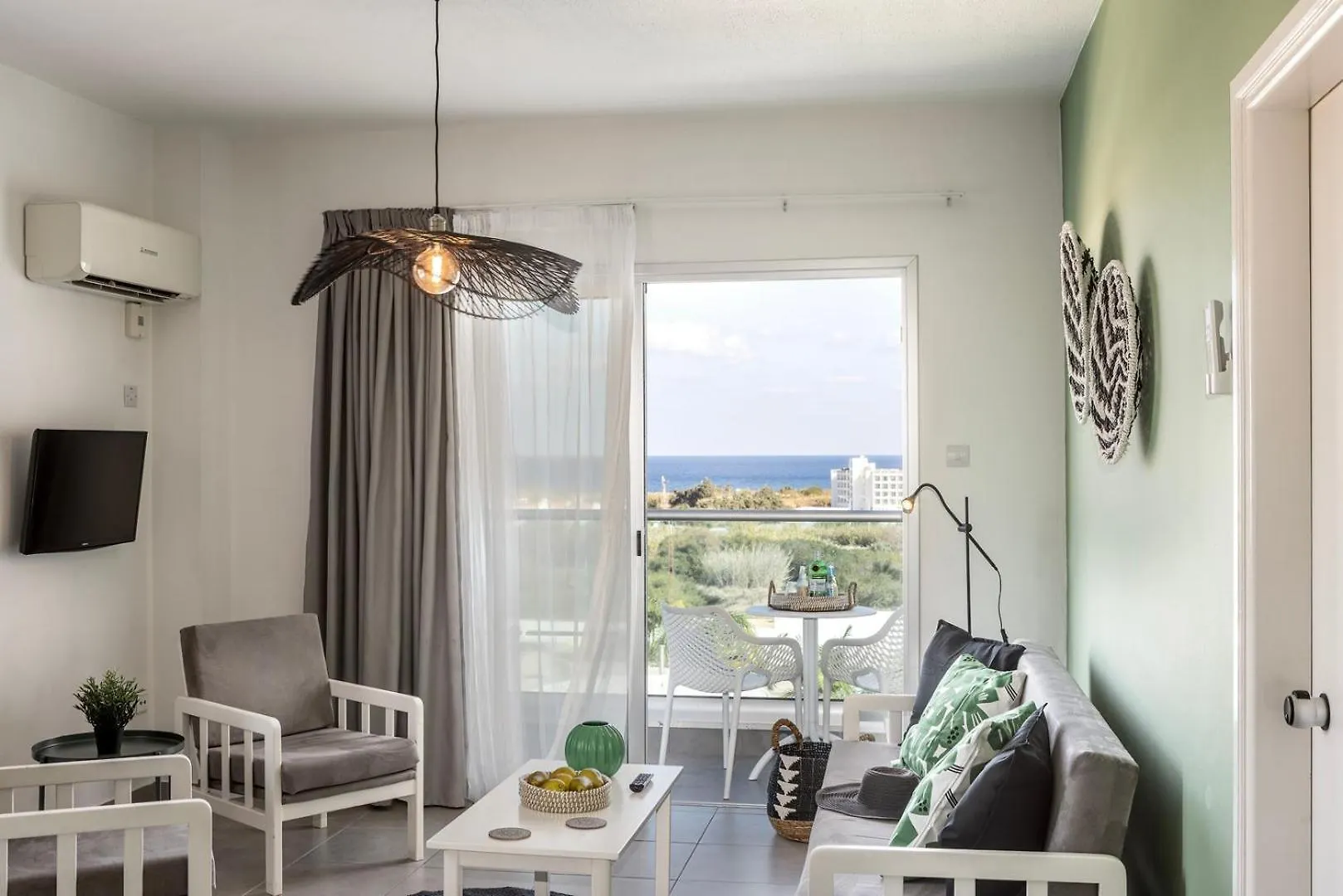 Somantonia Apartments Протарас