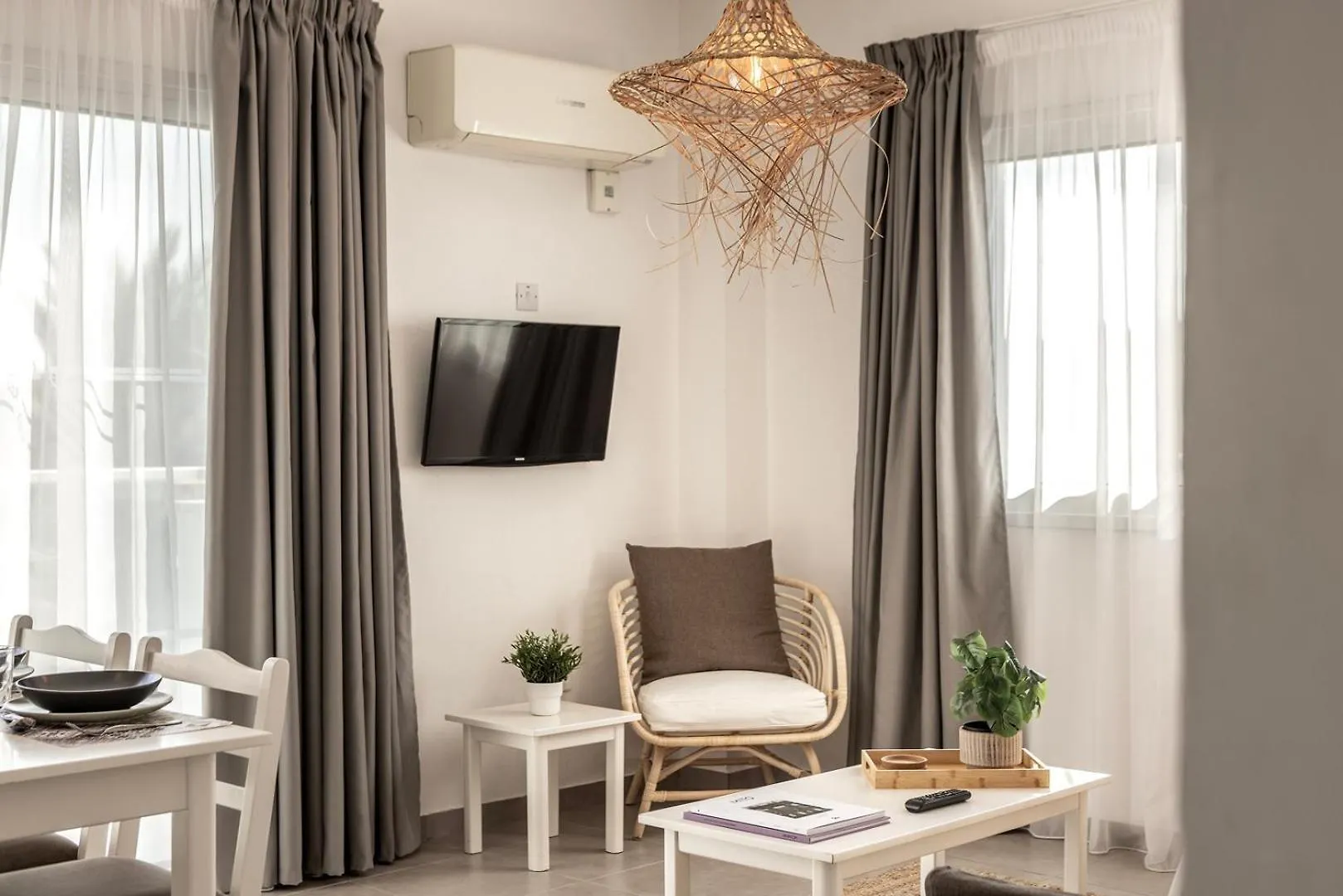 Somantonia Apartments Протарас 0*,
