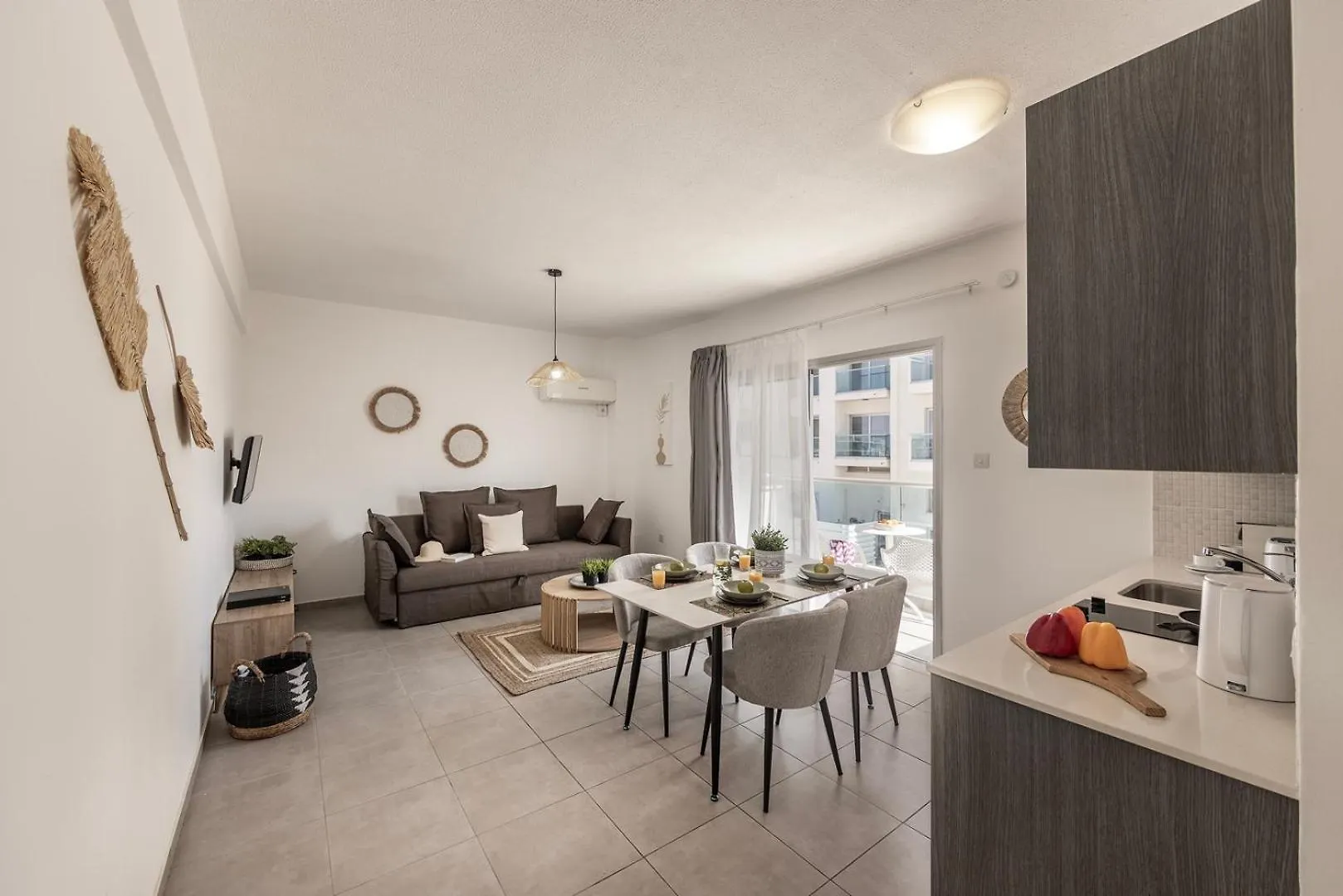 Somantonia Apartments Протарас